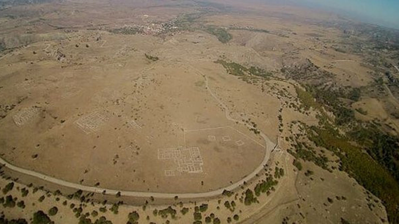 Hititlerin izleri havadan görülecek