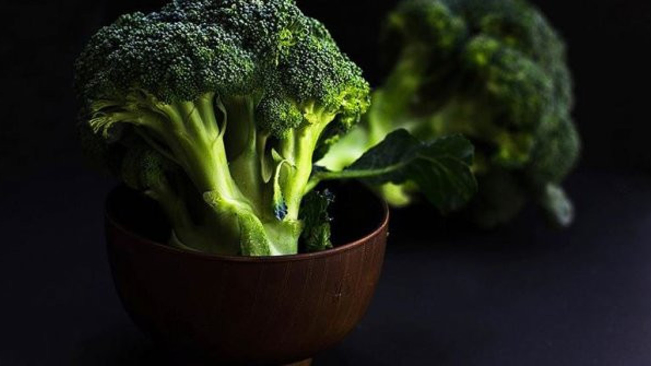 'Menopoz döneminde brokoli ve kereviz tüketmek dişleri koruyor'