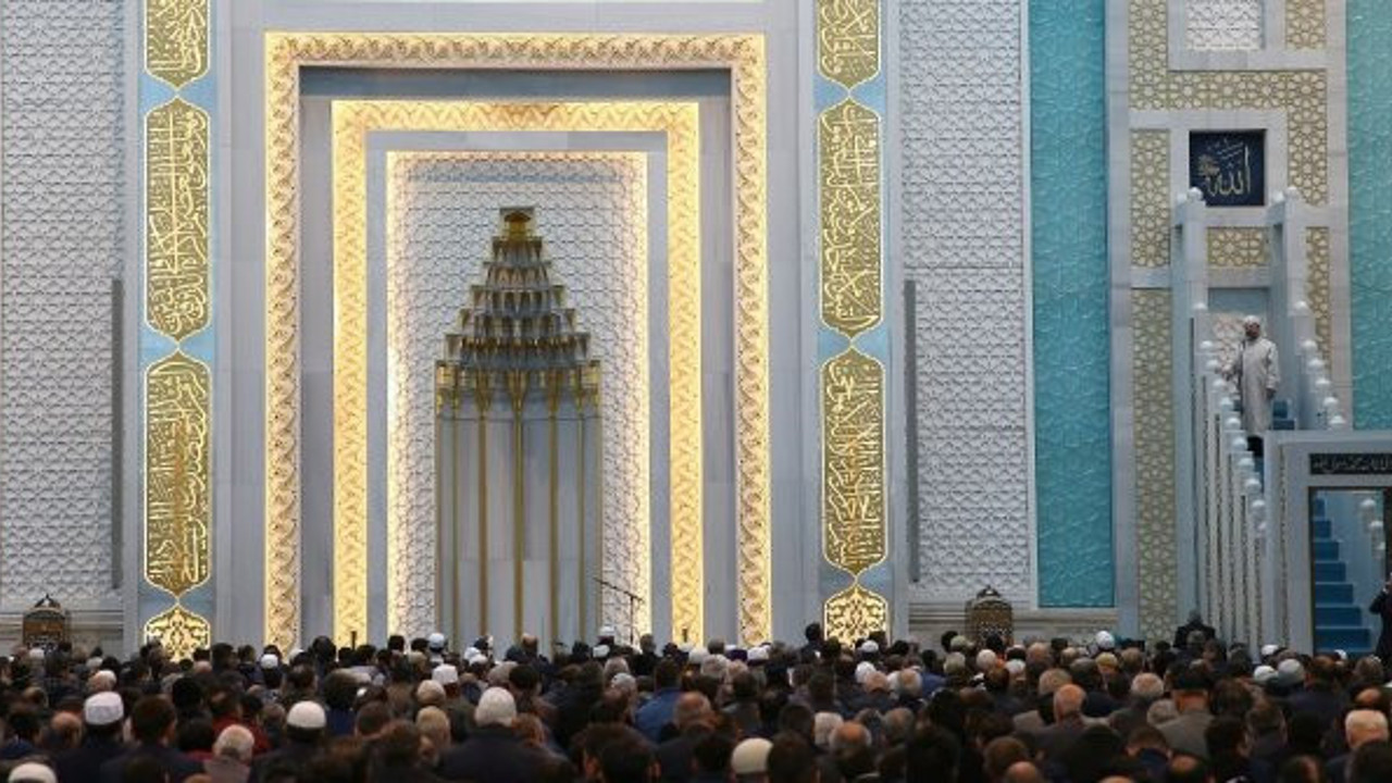 Diyanet'e hutbe tepkisi: "Çok açık bir kasıt"