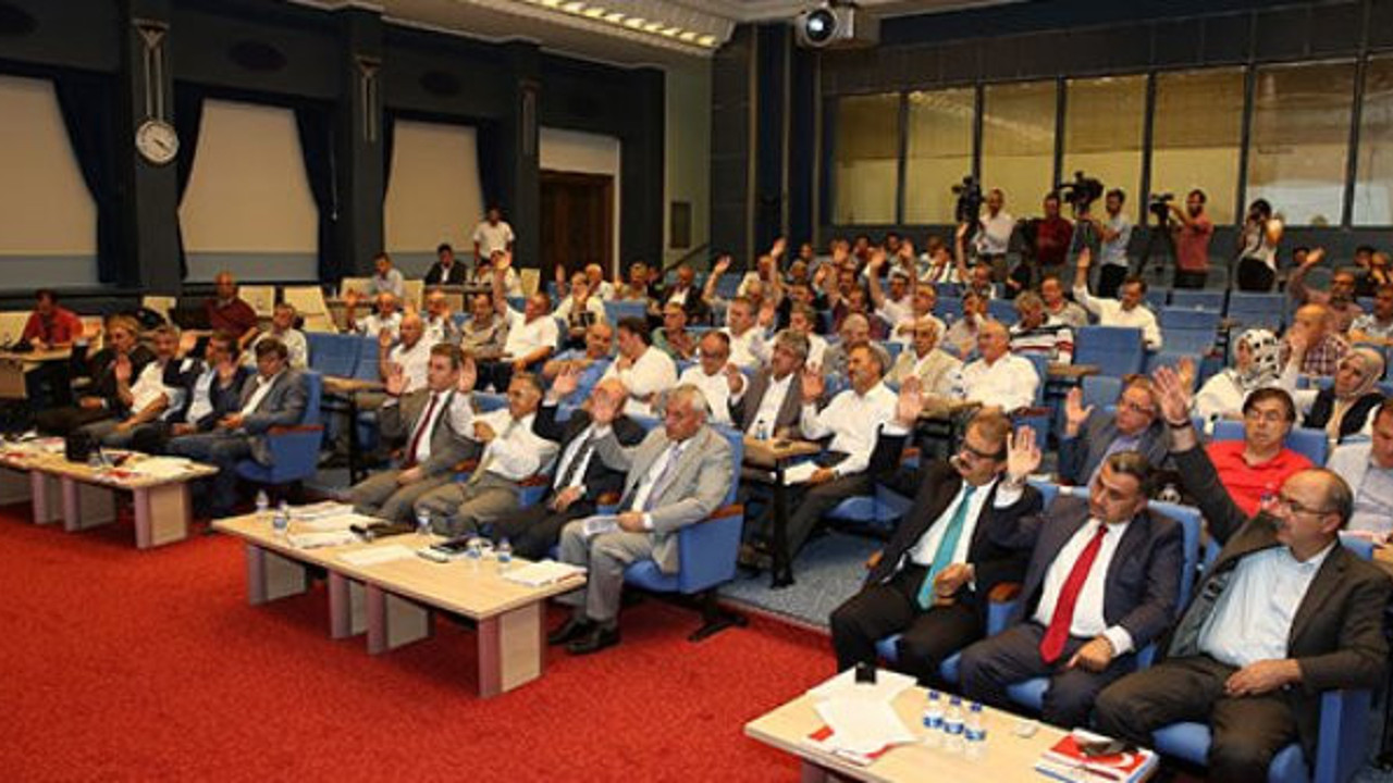 Yeşil alan, AKP-MHP oyları ile akaryakıt istasyonu oldu!