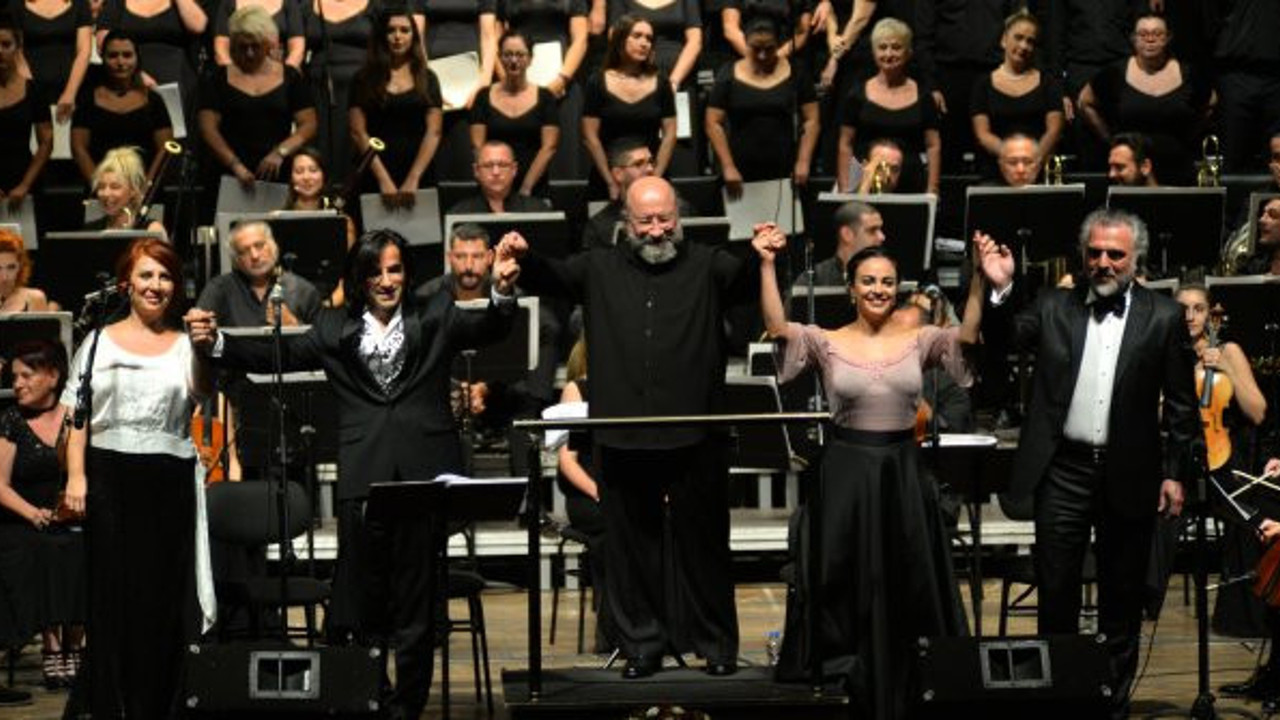 Senfonik Neşet Ertaş türkülerine yoğun ilgi
