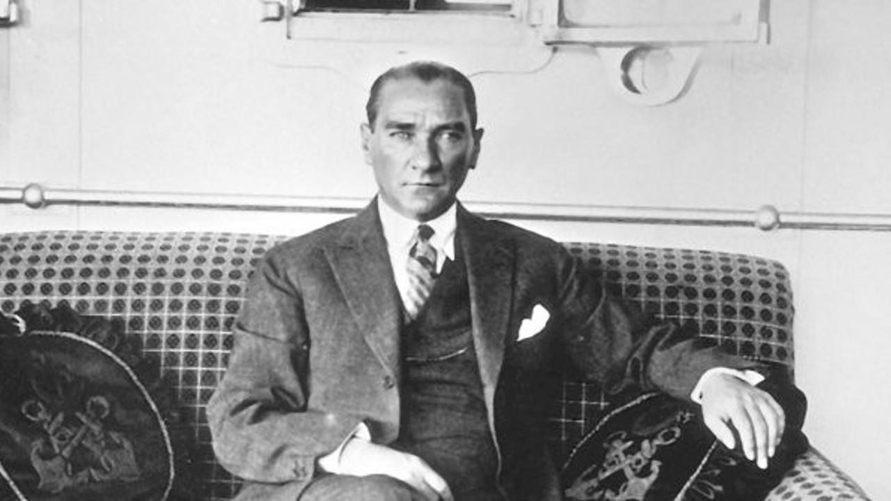 Atatürk, hayata gözlerini yumduğu İstanbul’da özlemle anılacak