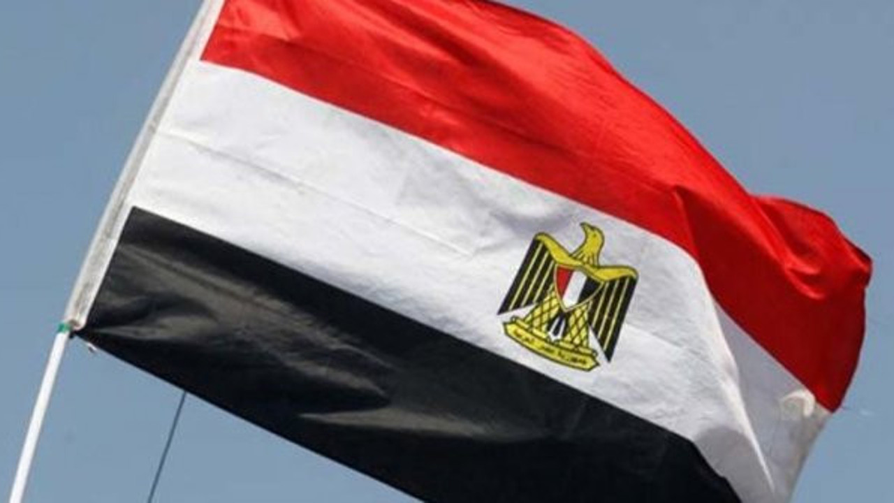 Mısır iki Türk vatandaşını sınır dışı etti