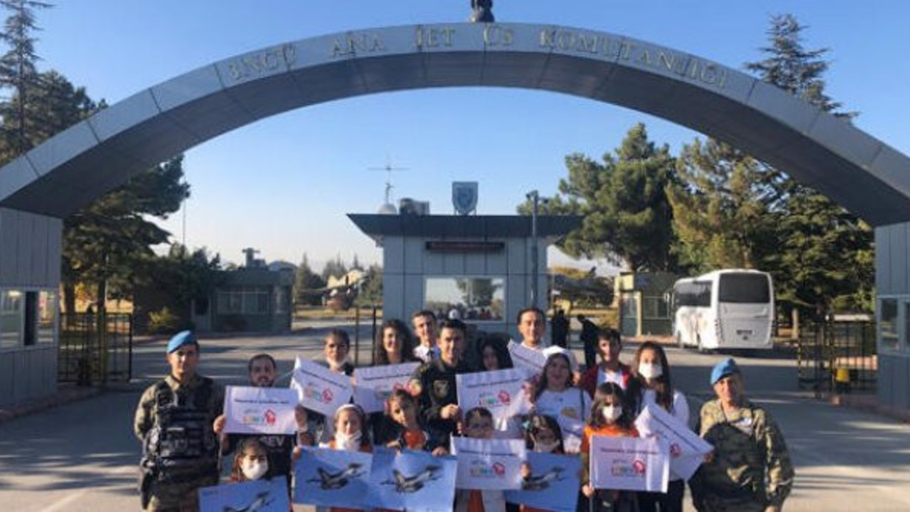 SOLOTÜRK ekibi lösemili çocukları ağırladı