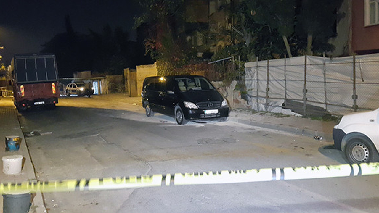 İstanbul'da park halindeki minibüse EYP atıldı