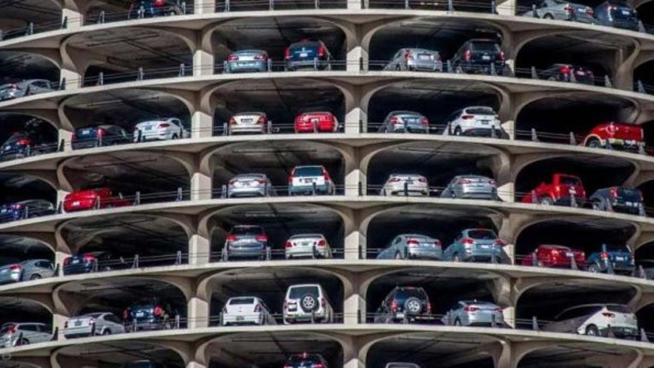 AKP’li belediyenin araç kiralama işini AKP’li vekil kazandı