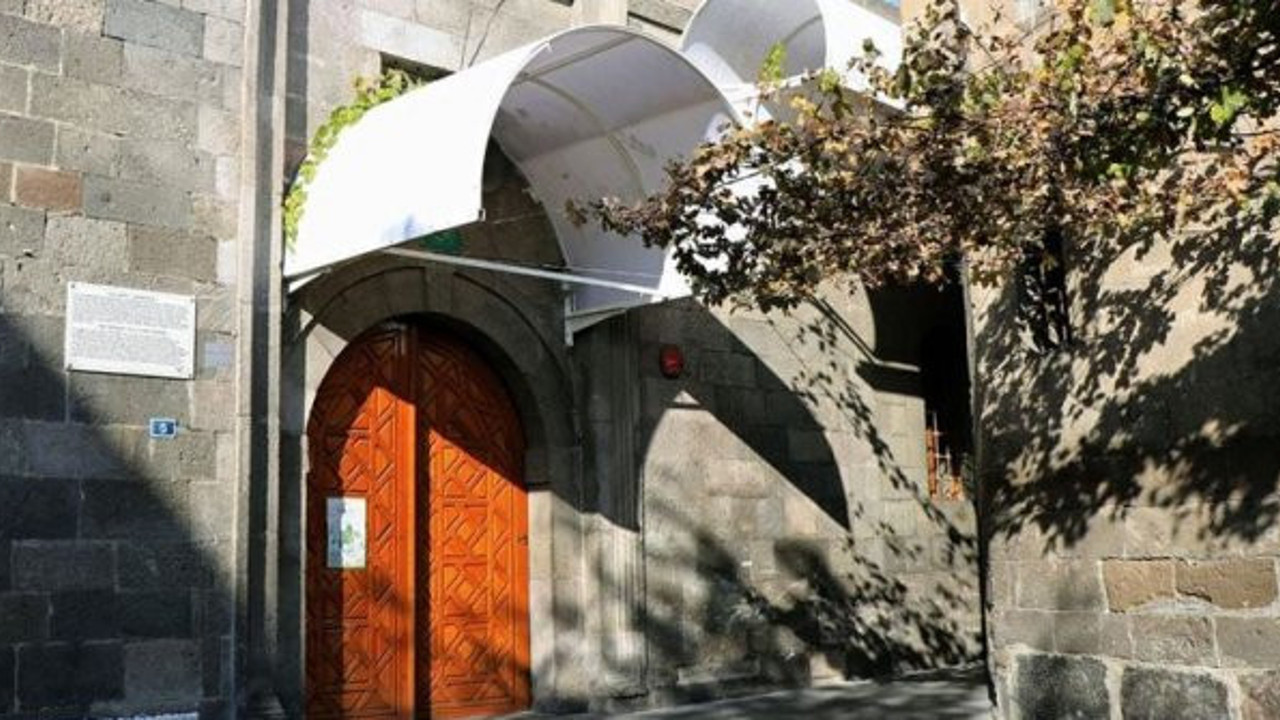 Tarihi camiye yapılan tenteyle ilgili açıklama!