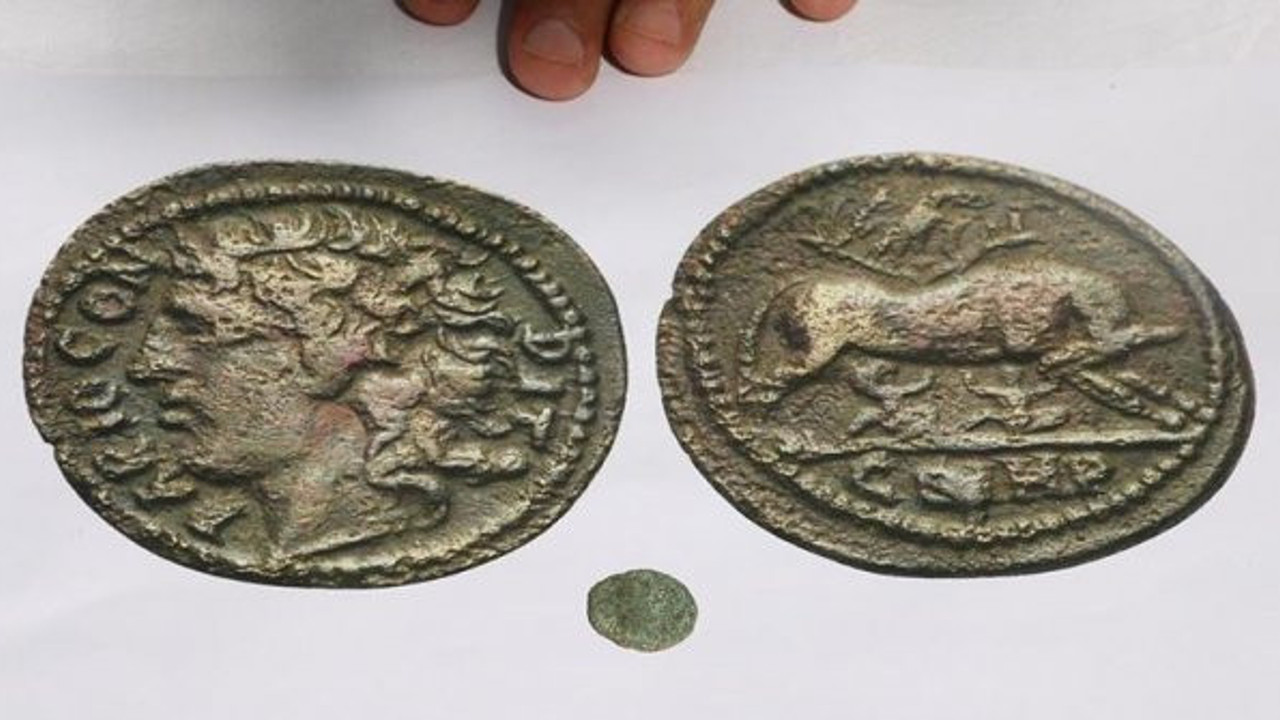 Parion Antik Kenti'nde 1800 yıllık sikke bulundu