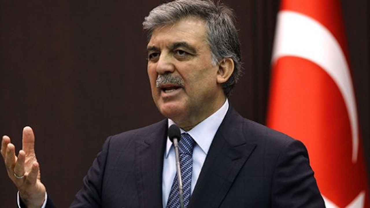 Abdullah Gül: “Demokrasi, güçlü parti, güçlü lider gölgesinde kalmamalı”
