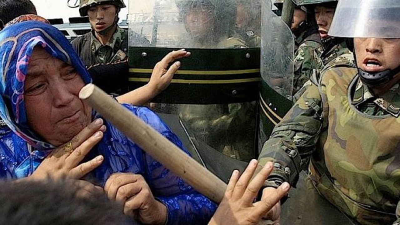 Mesut Özil’den çok sert Doğu Türkistan tepkisi!