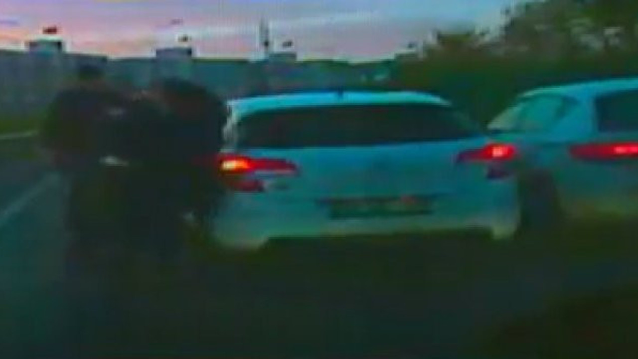 İstanbul'da maganda dehşeti! Kadın sürücüye tekme tokat saldırdı