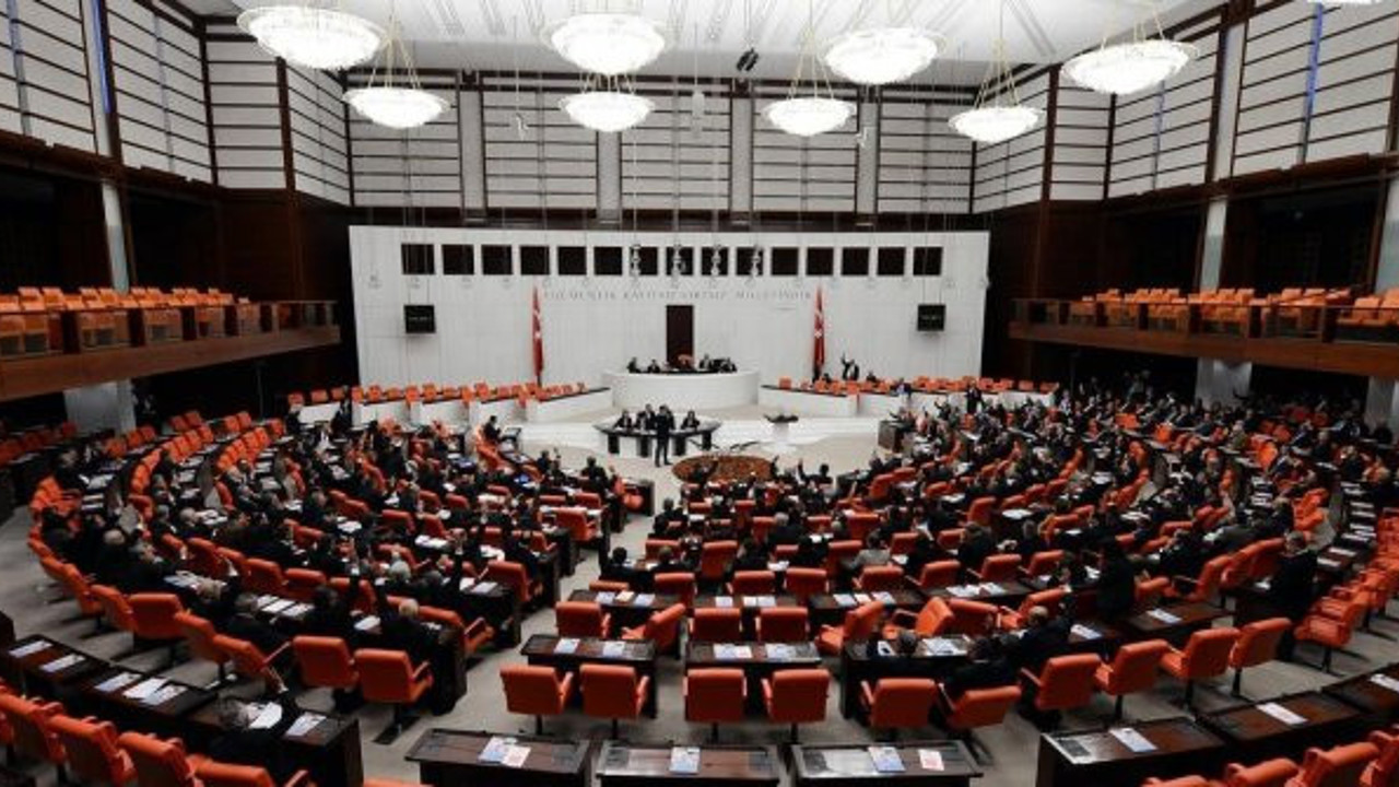 İYİ Partili Halil Oral: "Maocu artıkları!"