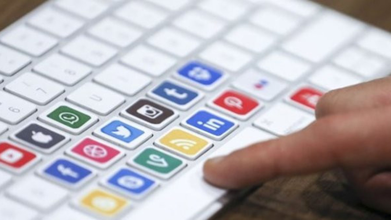 AYM'den sosyal medya paylaşımı için ifade özgürlüğü kararı