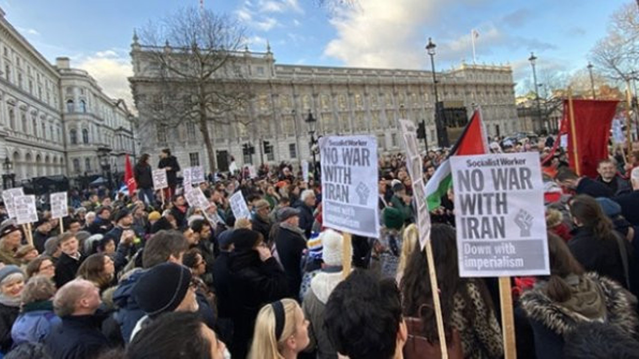 İngiltere'de savaş karşıtı gösteri