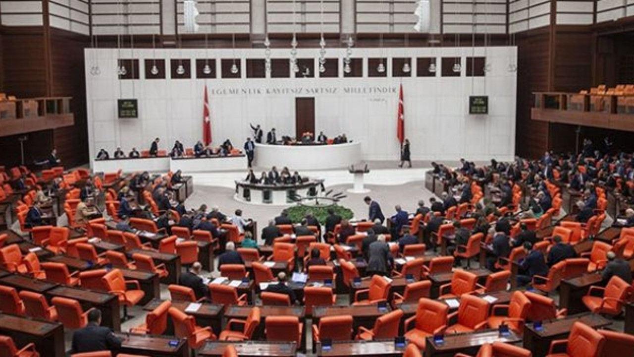 “FETÖ’nün siyasi ayağı araştırılasın” önergesine AKP’den ret