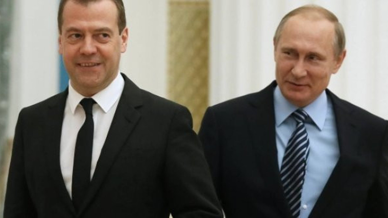 Rusya'da hükümet istifa ediyor!