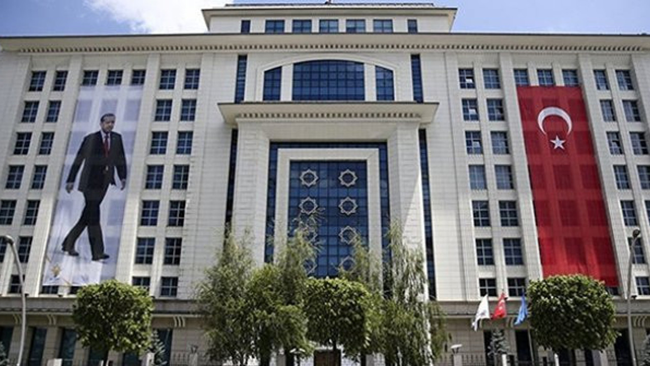 AKP’de belediye başkanı transferi tartışması