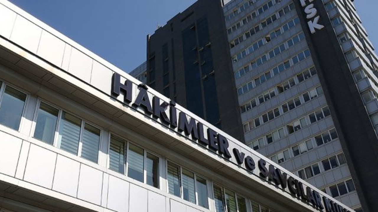 Hükümet medyasından HSK'ya FETÖ suçlaması