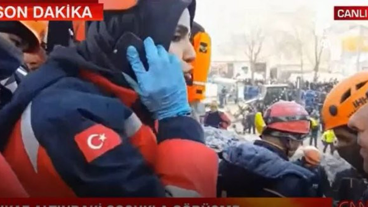 Enkaz altından 'umut' telefonu: Sakin ol Azize...