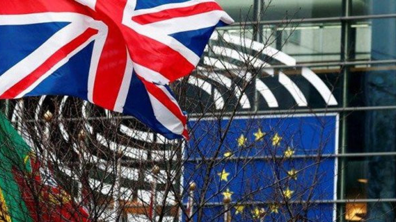 İngiliz bayrakları Avrupa Birliği kurumlarından indirildi