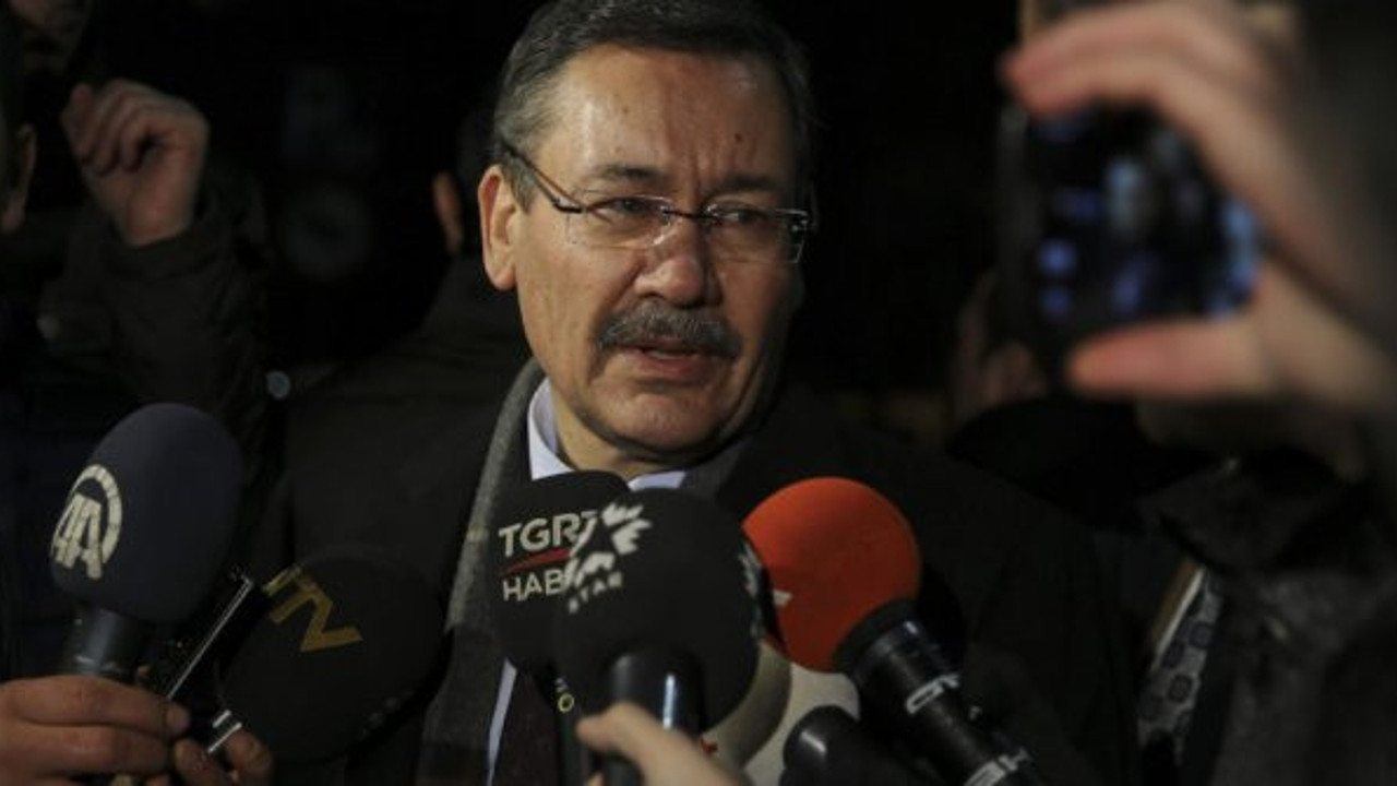 Aziz Üstel'den Melih Gökçek'e FETÖ göndermesi