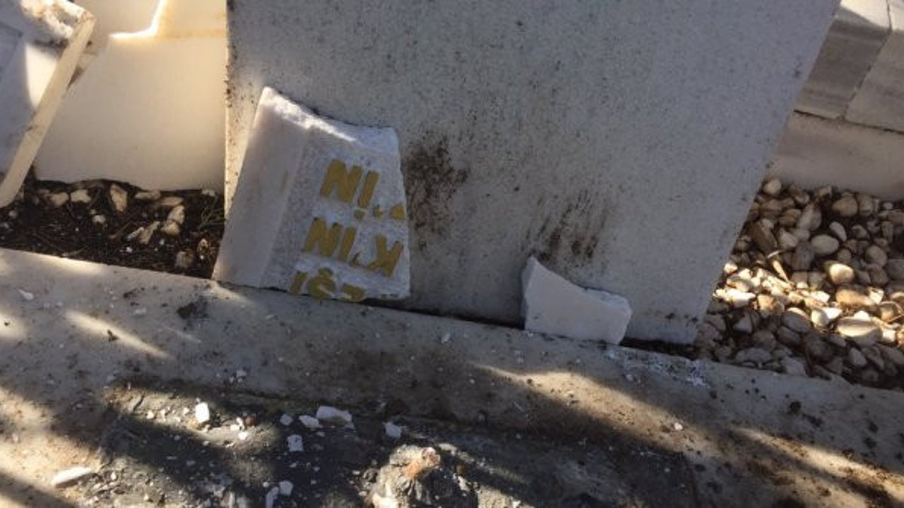 Mareşal Fevzi Çakmak'ın Eyüp'deki mezarı harap halde