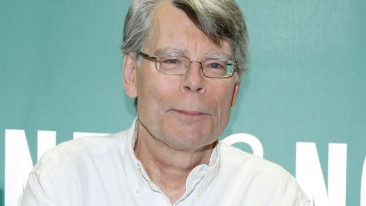 Stephen King, Facebook'u terk etti