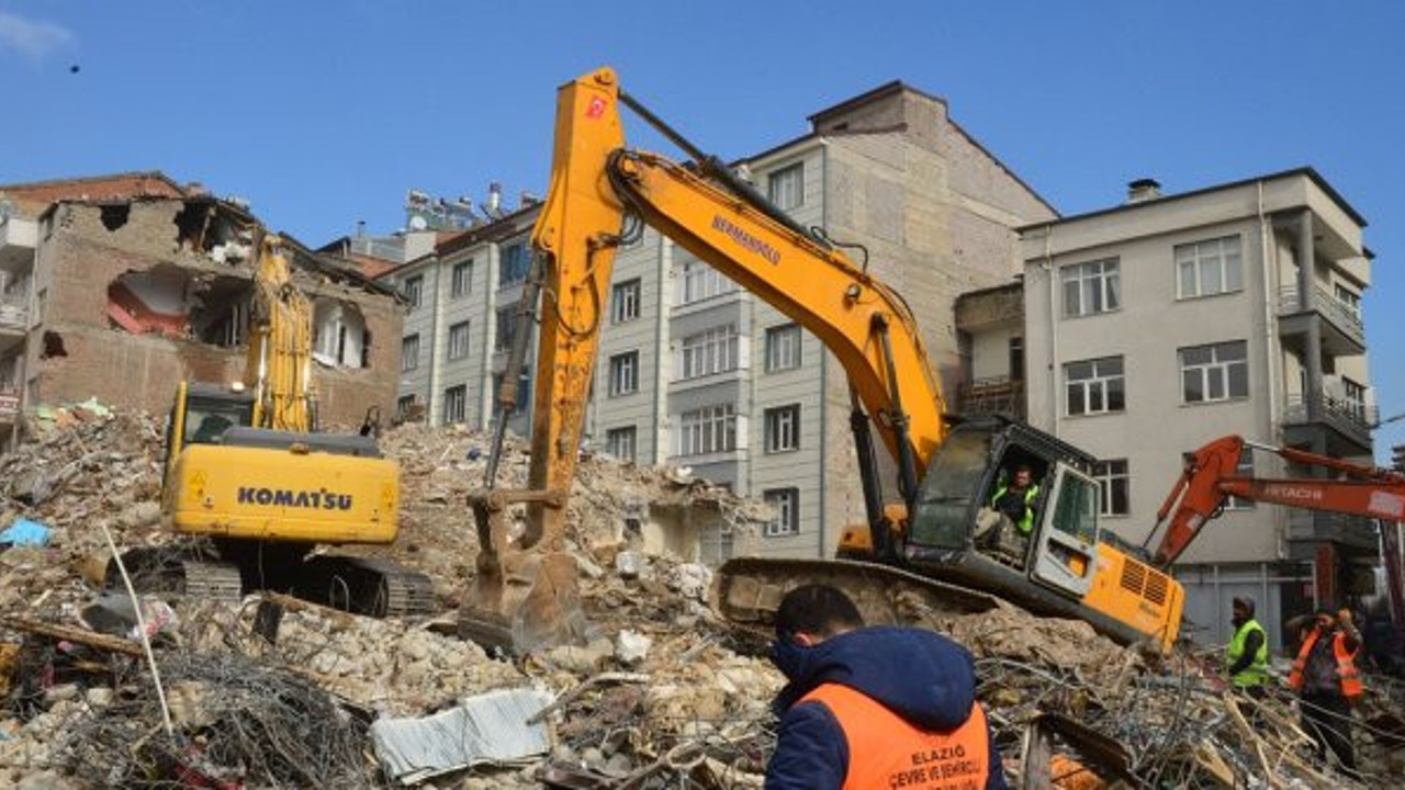 CHP Elazığ Milletvekili Gürsel Erol, depremle ilgili Yeniçağ'a konuştu