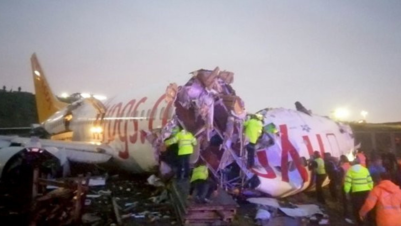 Sabiha Gökçen'de uçak pistten çıktı: 3 ölü
