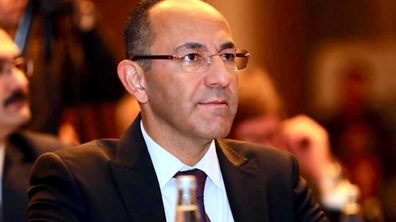 Tutuklanan eski başkan hakim karşısında