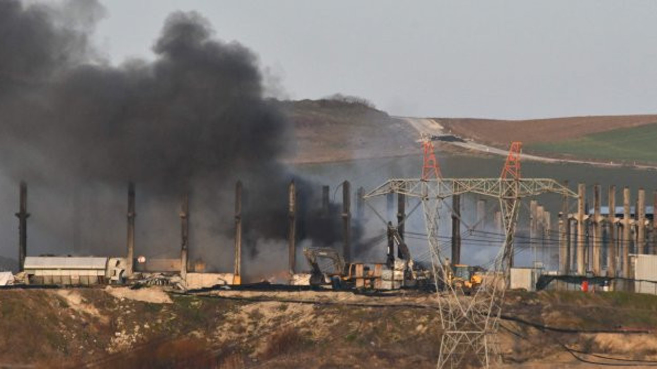 O fabrika yine yandı