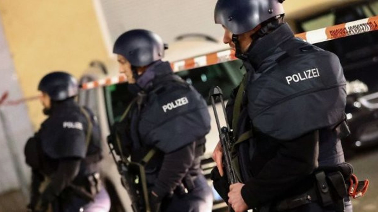 Almanya'da silahlı saldırı:11 ölü