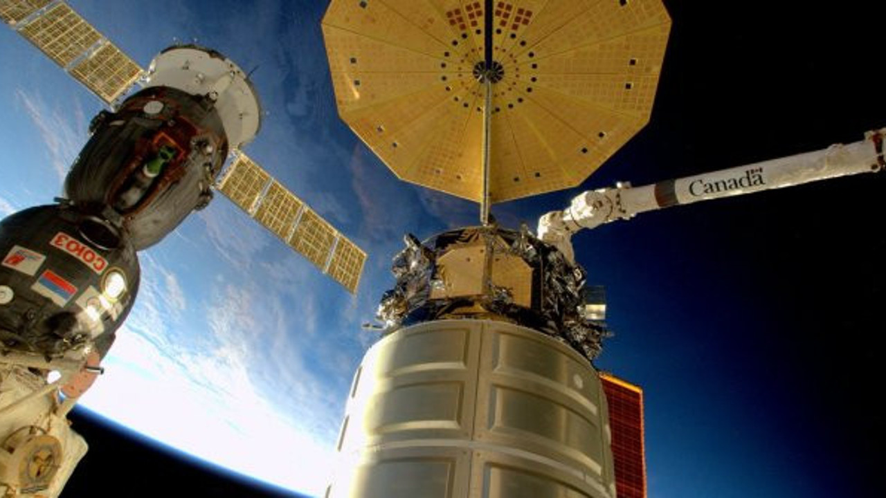 'Cyngus' kargo mekiği ilk görevi tamamladı