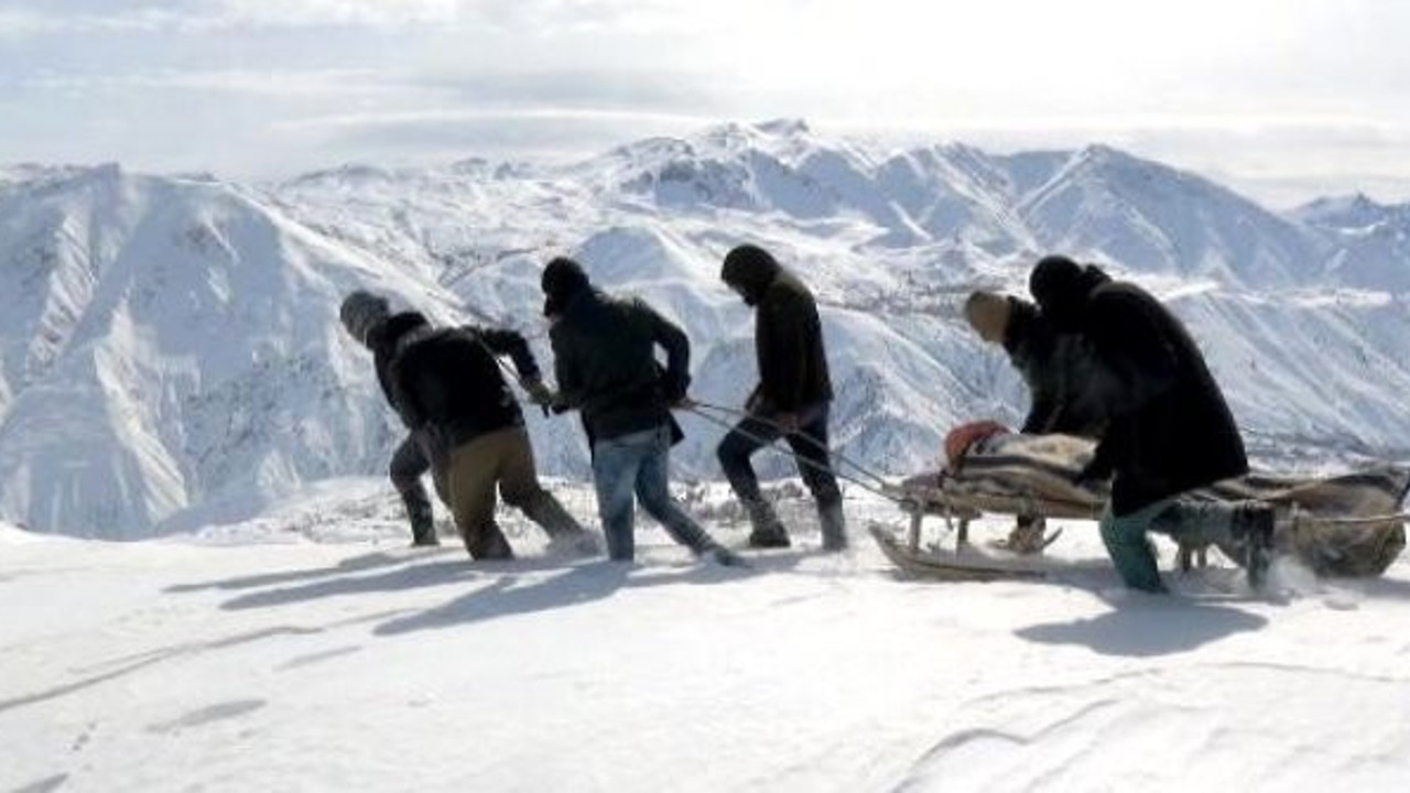 Klipte baygınlık geçiren kişi hastaneye götürüldü