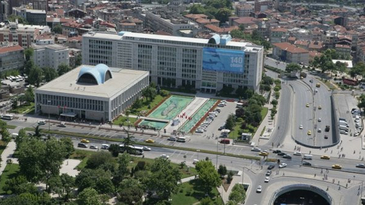 İBB'de 17 yıllık bir memurdan sahte evraklarla milyonluk vurgun