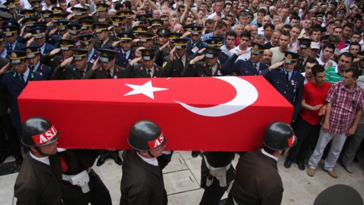 Türkiye şehitlerine ağlıyor (28 Şubat 2020)