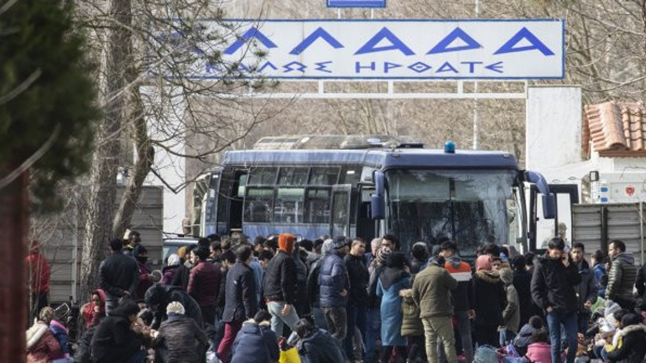 Yunanistan'dan sığınmacı açıklaması: İzin verilmeyecek