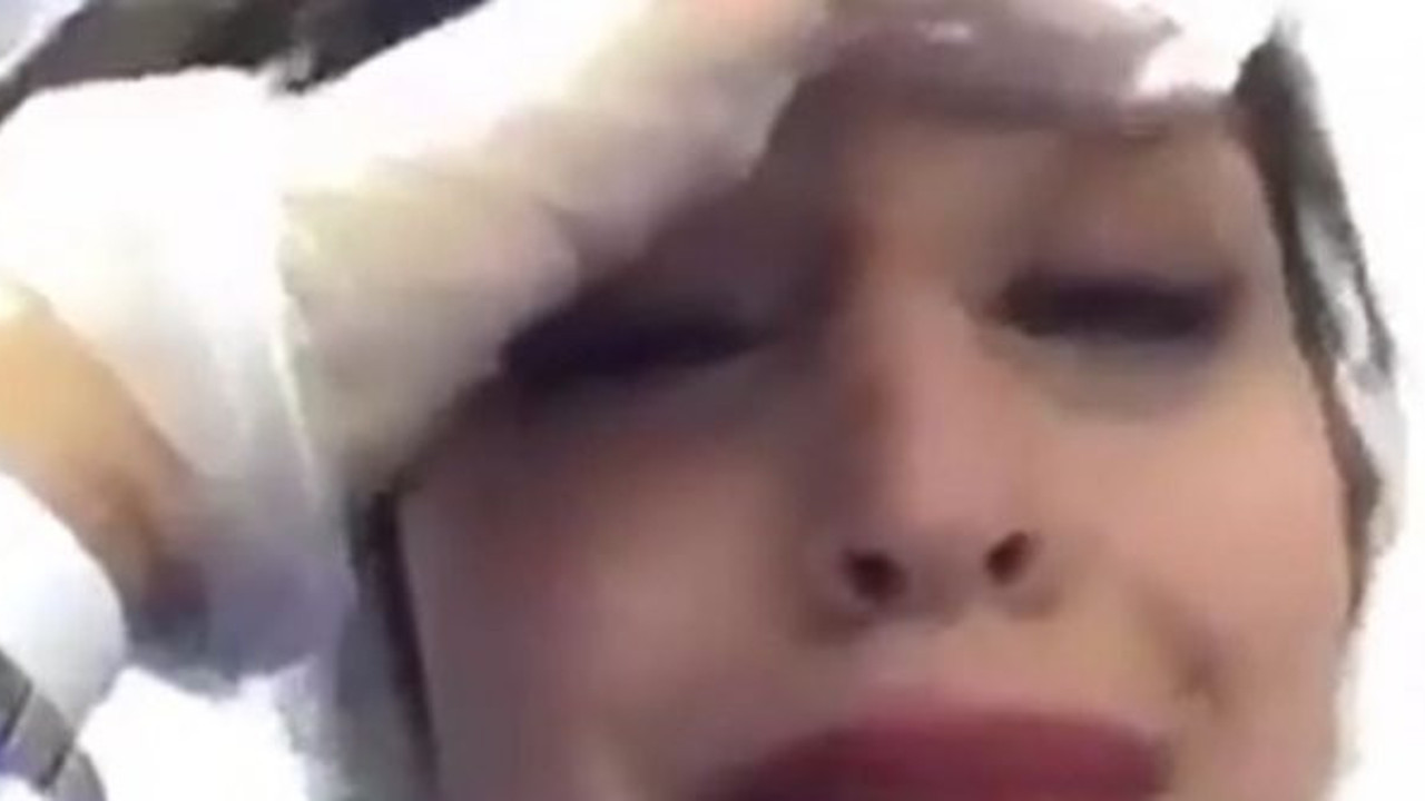 İranlı hemşire ağlayarak yalvardı: Lütfen sokağa çıkmayın!