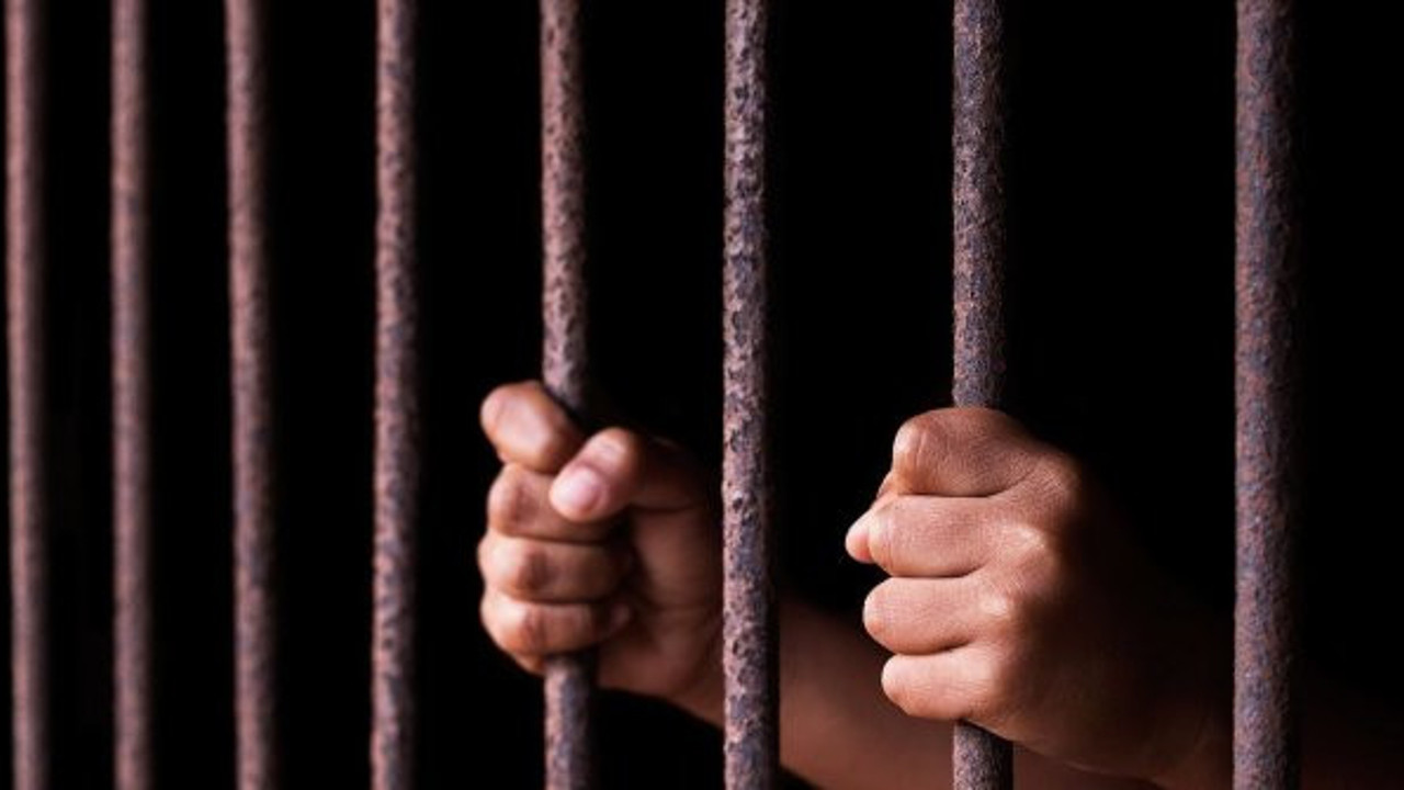 İran'da 85 bin mahkum korona virüs nedeniyle serbest bırakıldı