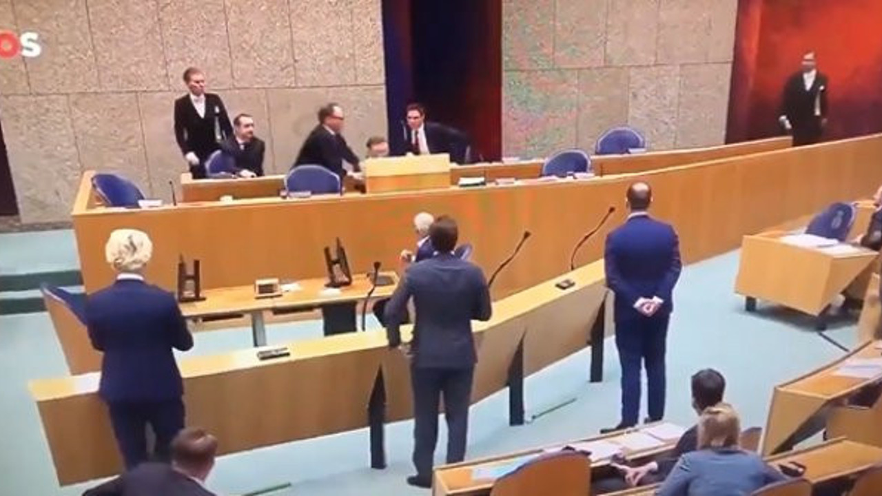 Hollanda Sağlık Bakanı Bruno Bruins bayıldı