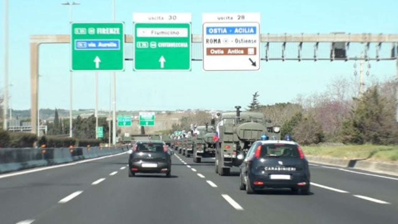 Rus askerleri İtalya'ya giriş yaptı! Korona virüs...