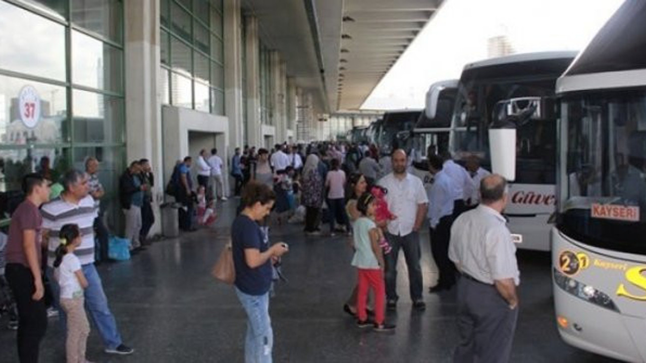 İstanbul ve Ankara'da şehir dışına çıkışlar durduruldu