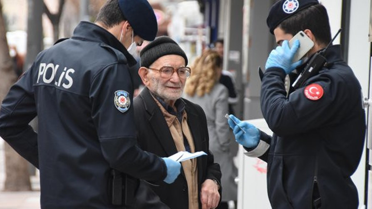 93 yaşındaki Ahmet dede fatura ödemeye giderken yakalandı!