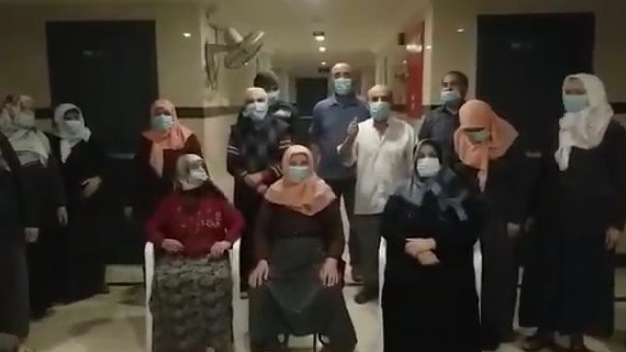 İsmail Saymaz Umre'den dönemeyen Türklerin videosunu paylaştı