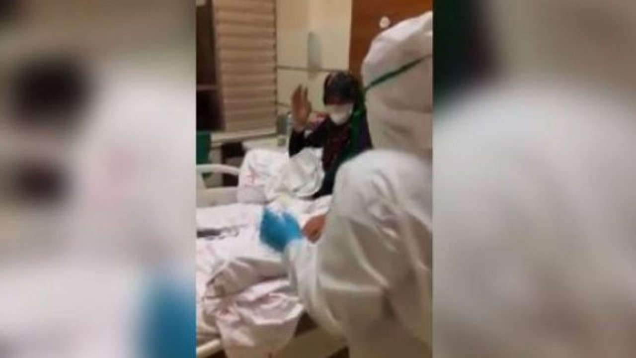 Sağlıkçılardan karantinadaki hastalara halaylı moral