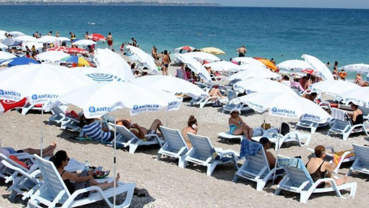 KBB Uzmanı Op. Dr. Aytekin Parmak, virüsün yaz aylarındaki seyrini anlattı