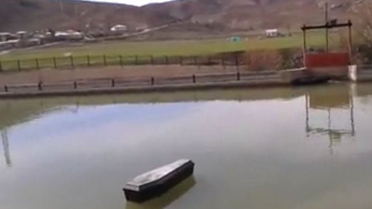 Nehir'de yüzen tabutlar vatandaşı korkuttu