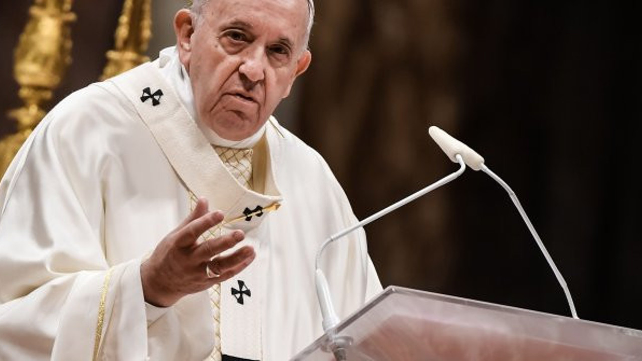 Papa Françesko: İnternet üzerinden gerçekleştirilen ayinler tehlikeli