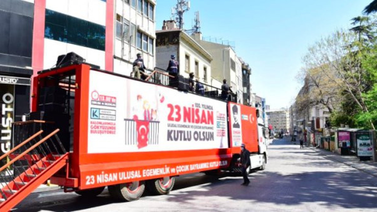 Kadıköy'de 23 Nisan kutlamalarına Kaymakamlık engeli: Belediye başkanı yasağa isyan etti!