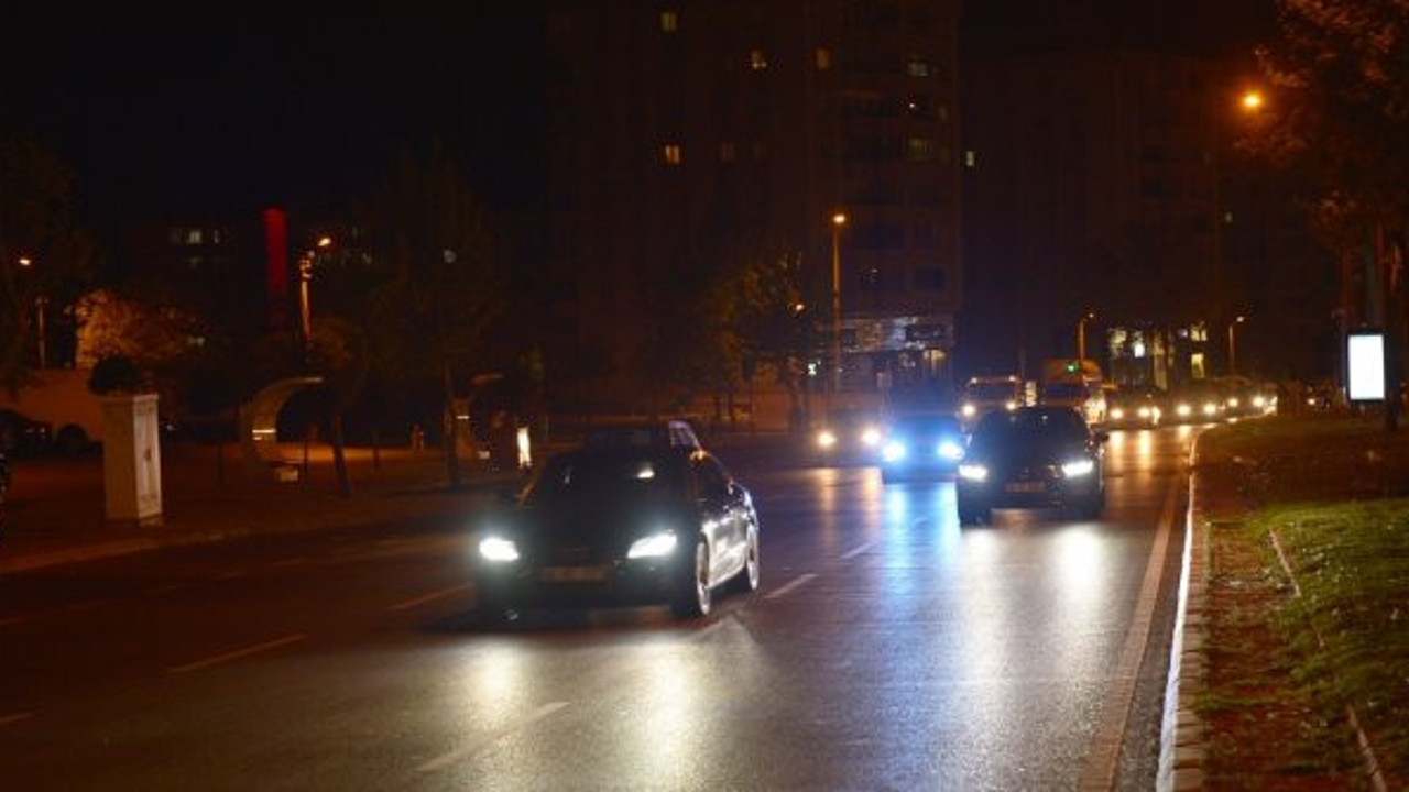 20 bin kişi sokağa çıkma yasağını deldi